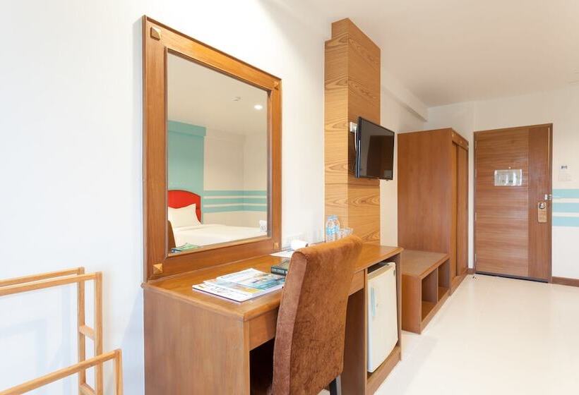 Трехместный Номер Deluxe, We Briza Hotel Chiangmai