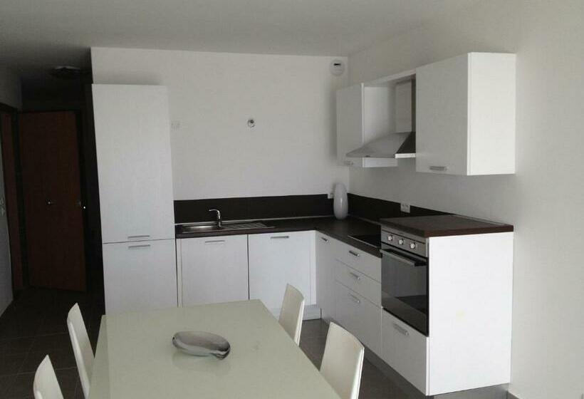 شقة غرفة واحدة مزودة بتراس, Macinaggio