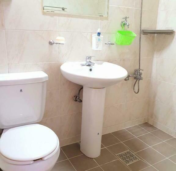 스탠다드 스튜디오, Happy Garden Guesthouse