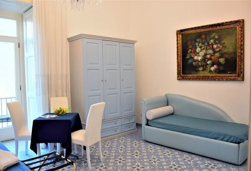 غرفة سوبيريور مزودة بشرفة, Piazza Tasso B&b Relais