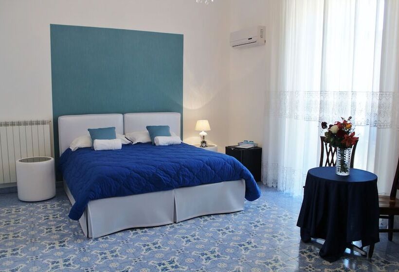 غرفة سوبيريور مزودة بشرفة, Piazza Tasso B&b Relais