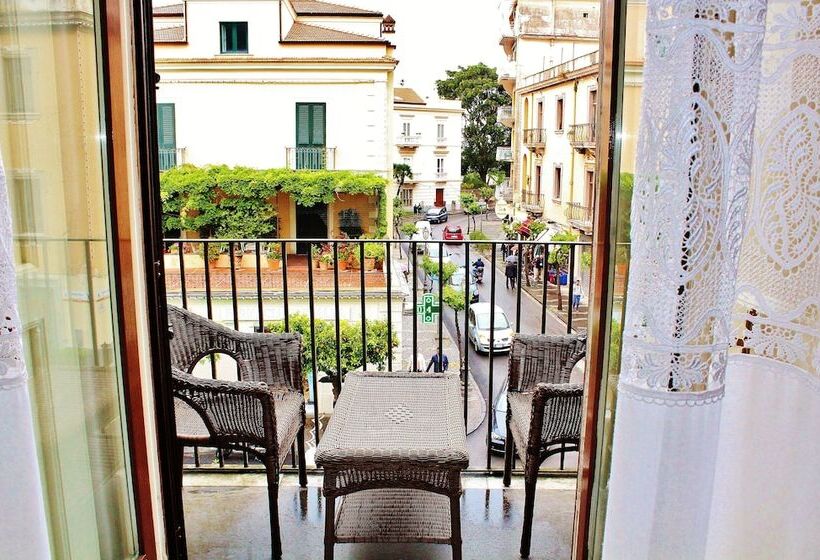 غرفة ديلوكس مزودة بشرفة, Piazza Tasso B&b Relais