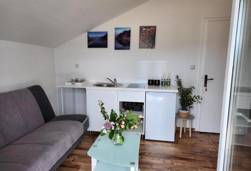 آپارتمان 1 خوابه با چشم‌انداز دریا, Sunrise Apartments Baošići