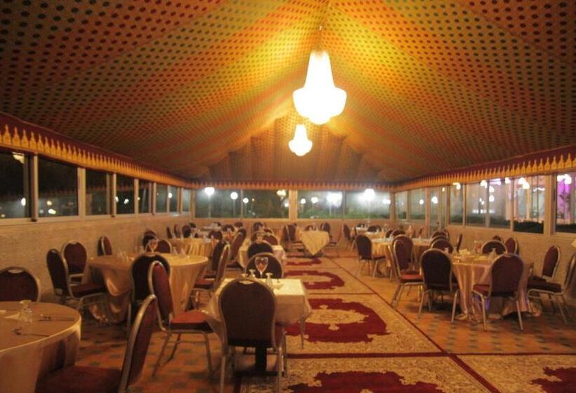 اتاق استاندارد با چشم‌انداز استخر, Zerad