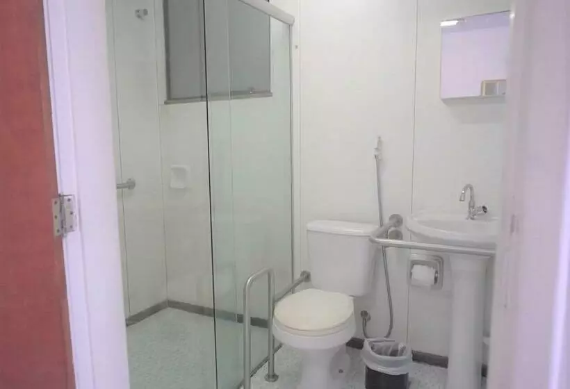 Standard Neljän Hengen Huone, Ano Bom Palace