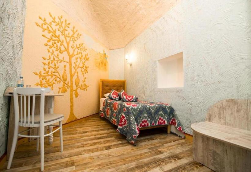 اتاق استاندارد یک نفره, Boutique Hotel Minzifa