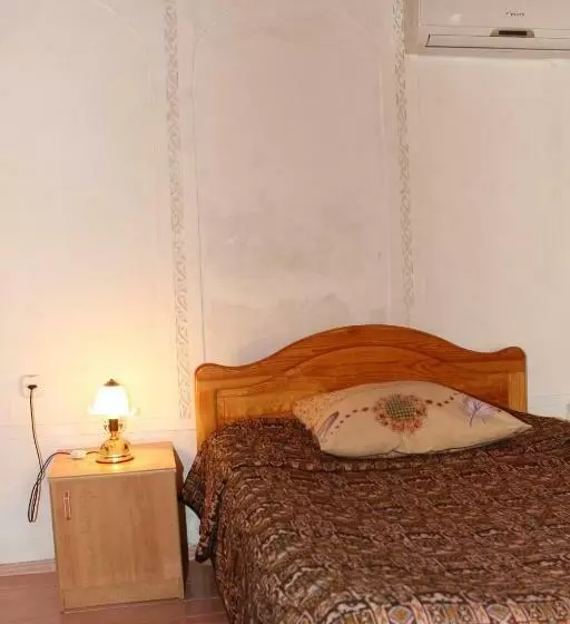 4 Bett Standardzimmer, Emir
