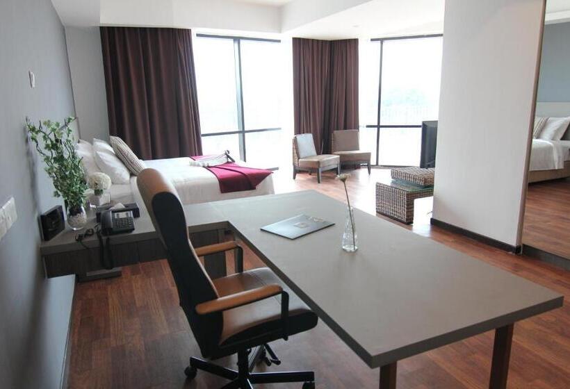 デラックススイート, Nexus Business Suite