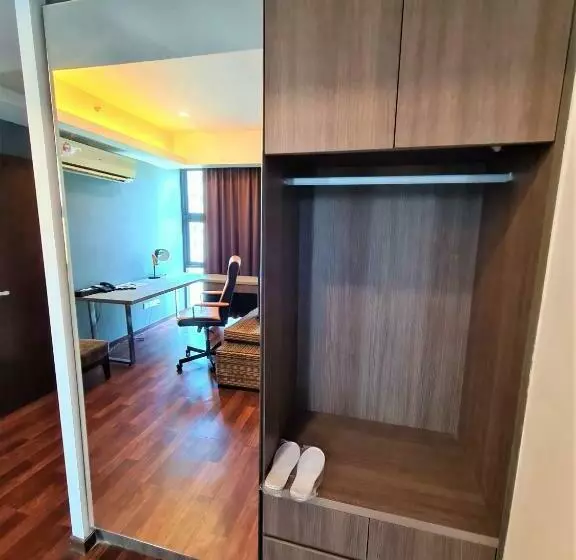 سوییت خانوادگی, Nexus Business Suite