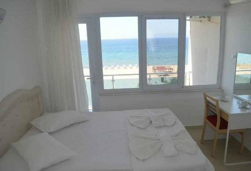 اتاق استاندارد با چشمانداز دریا, Yasmin