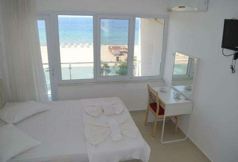 اتاق استاندارد با چشمانداز دریا, Yasmin