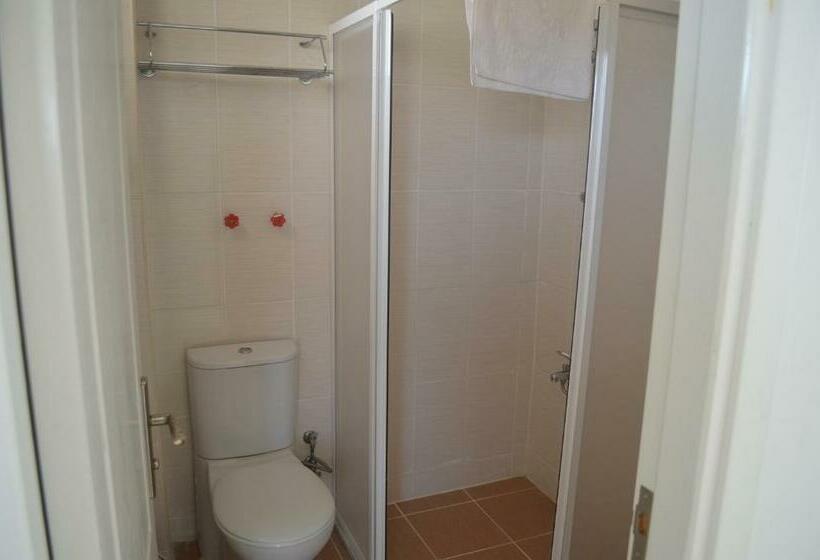 اتاق استاندارد با چشمانداز دریا, Yasmin