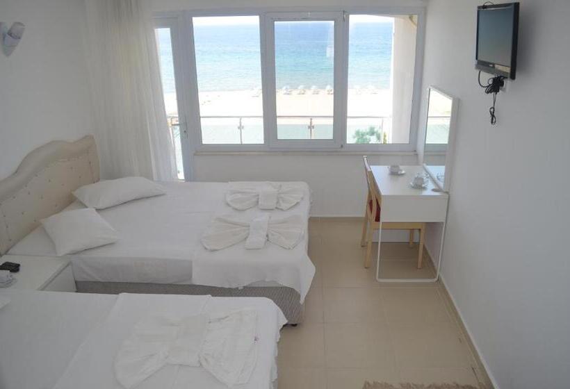 Triple Room Sea View, Yasmin
