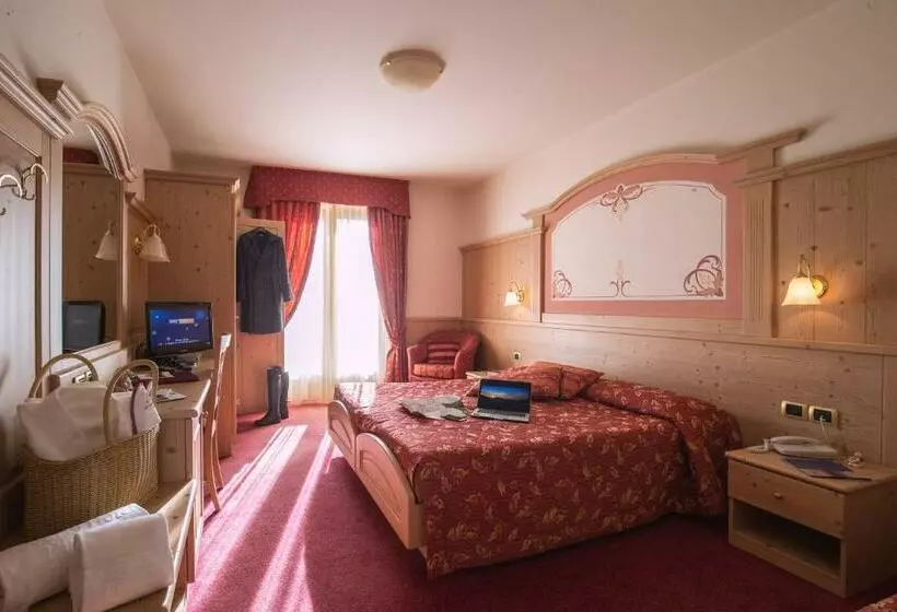 سوییت خانوادگی, Beverly Alps Hotel & Spa