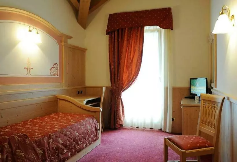 سوییت خانوادگی, Beverly Alps Hotel & Spa