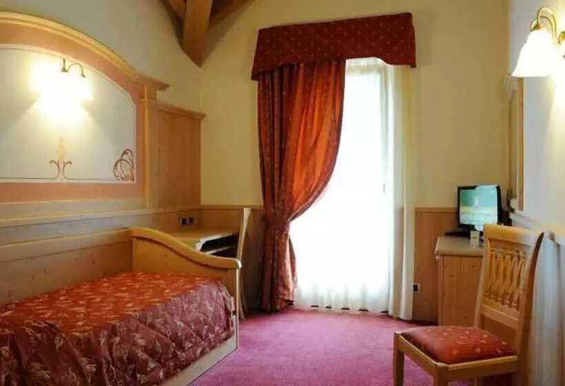 سوییت خانوادگی, Beverly Alps Hotel & Spa
