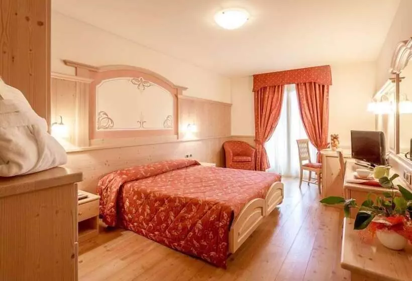 سوییت خانوادگی, Beverly Alps Hotel & Spa