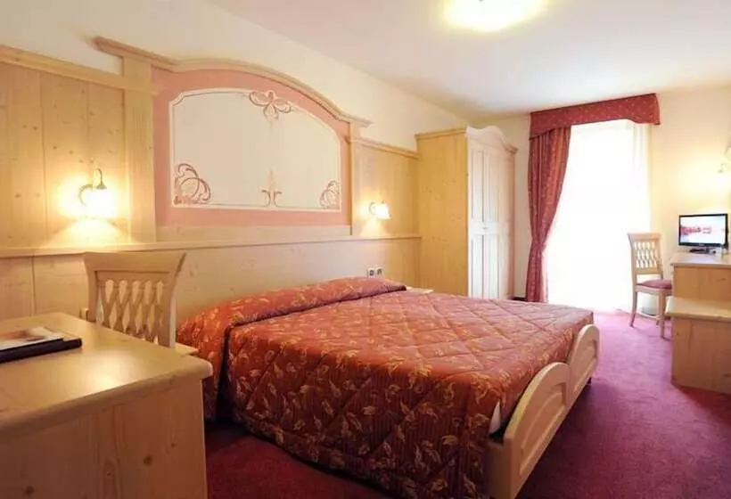 سوییت خانوادگی, Beverly Alps Hotel & Spa