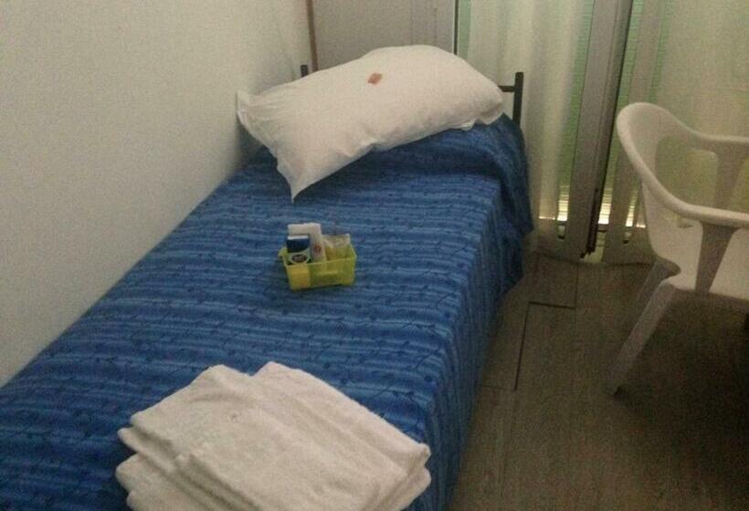 Номер Стандарт Индивидуальный, Carol