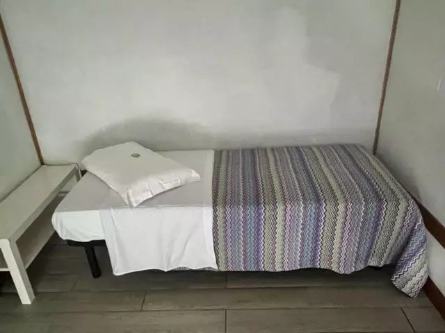 Standard Yhden Hengen Huone, Carol