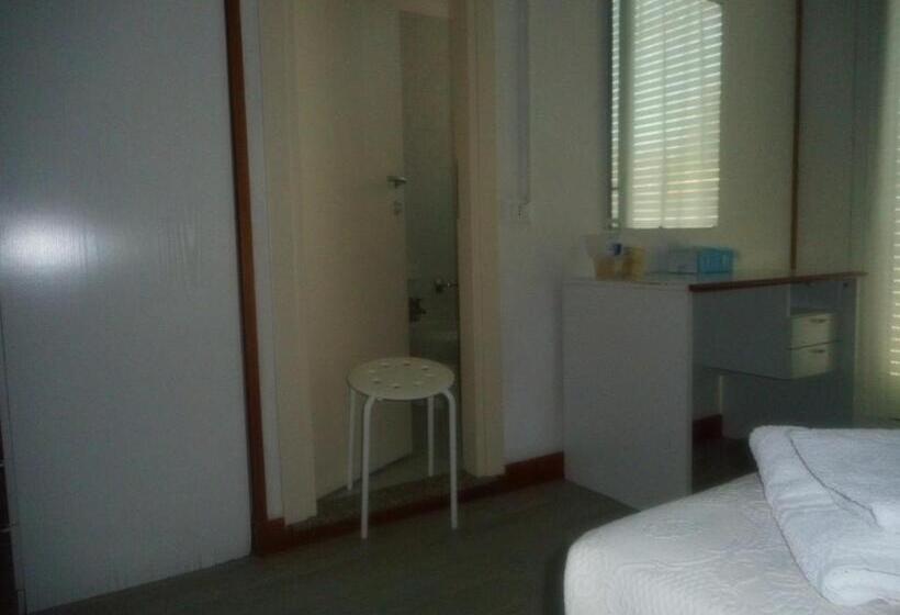 Семейный Номер, Carol