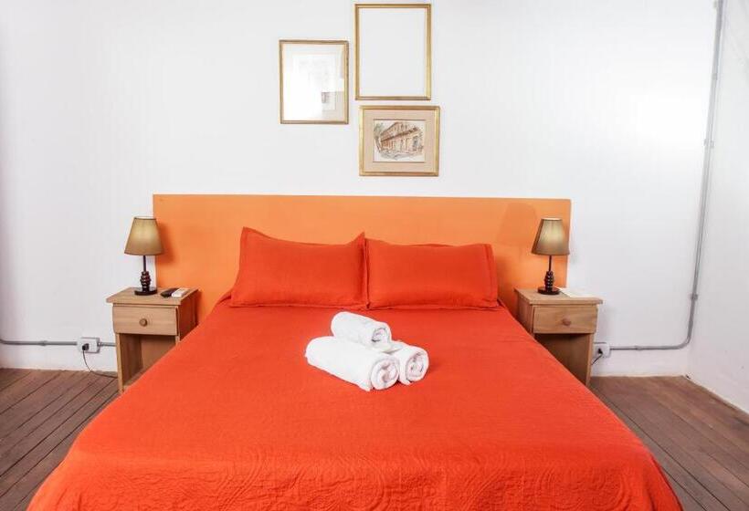 اتاق استاندارد با سرویس بهداشتی مشترک, Viajero Colonia Hostel