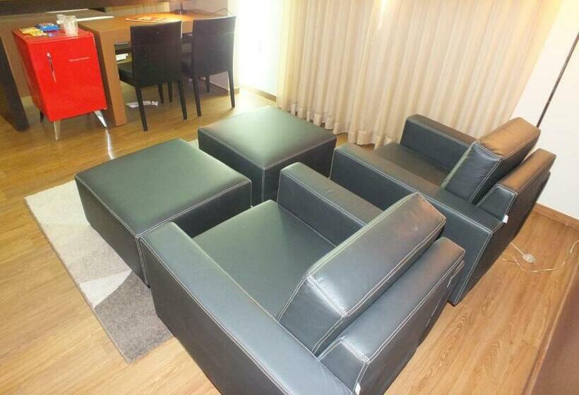 Suite Prezydencki, Jb Palace