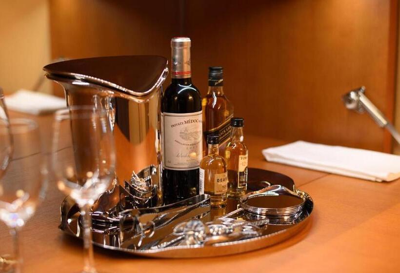 غرفة ديلوكس, Komatsukan Kofutei