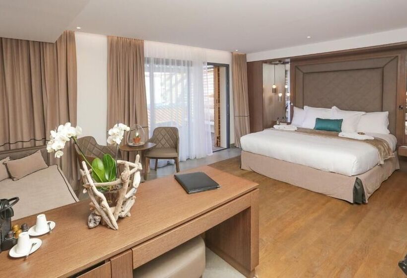 Deluxe Suite Sea View, Le Week End