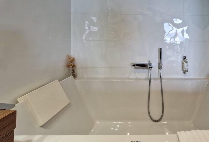 سوییت جونیور با چشمانداز دریا, Le Week End