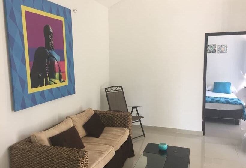 غرفة قياسية, Puerto De Manga