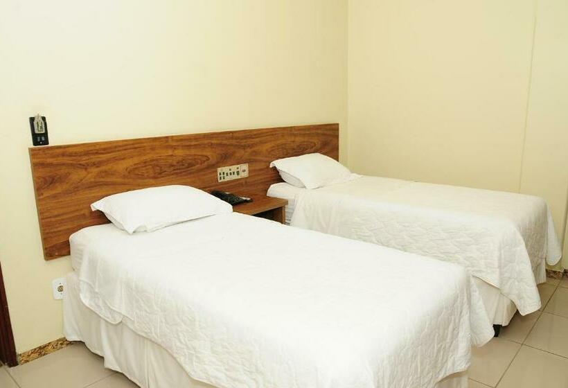 חדר סופריור, San Diego Lancaster Teofilo Otoni