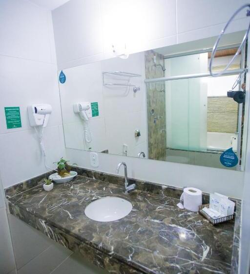 מיטת קינג בסוויטה, San Diego Lancaster Teofilo Otoni