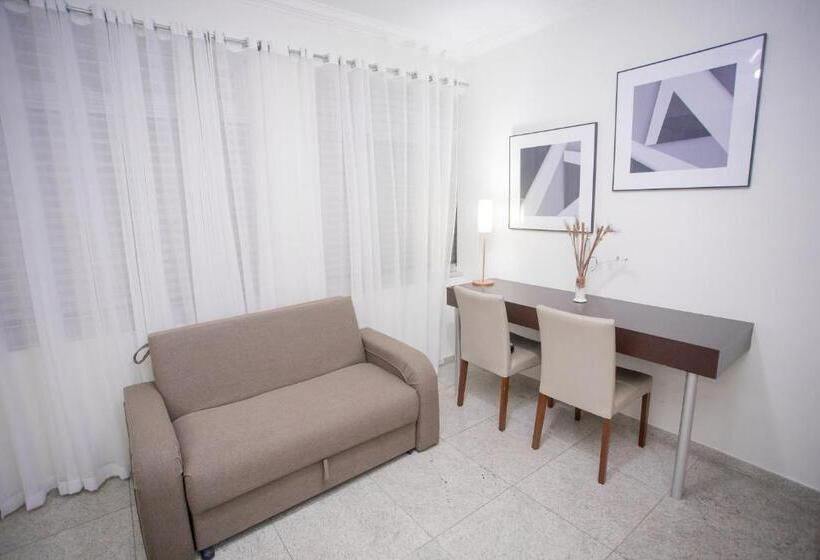 מיטת קינג בסוויטה, San Diego Lancaster Teofilo Otoni