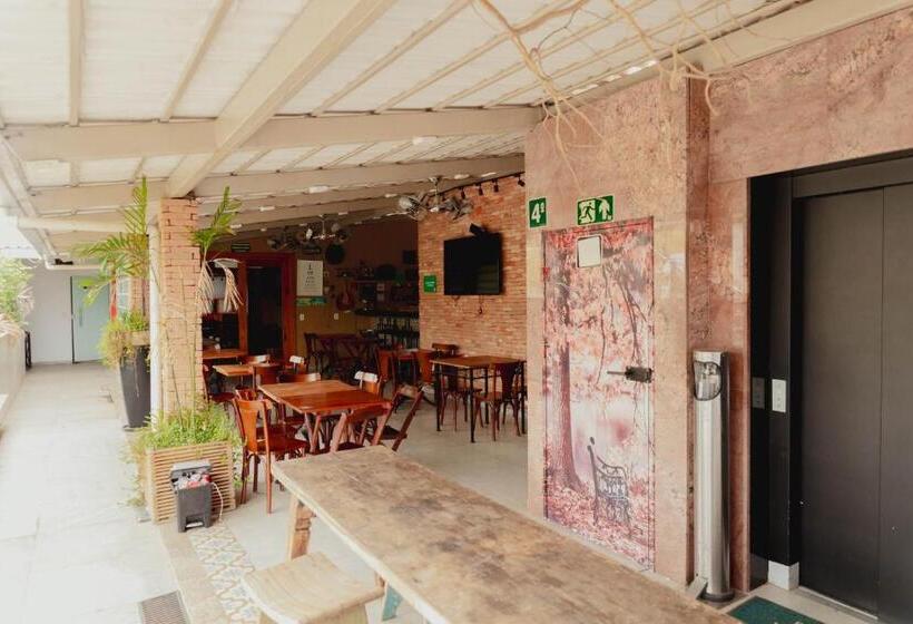 חדר משפתחתי סופריור, San Diego Lancaster Teofilo Otoni