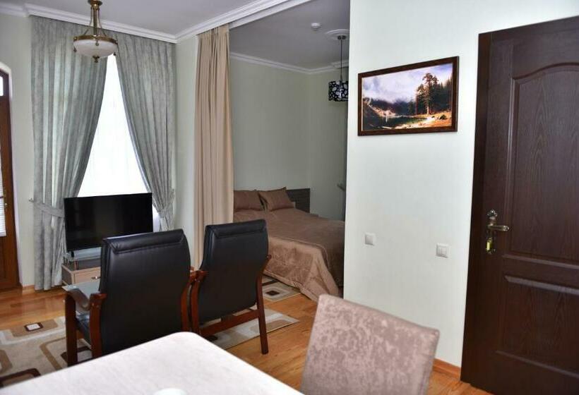 اتاق استاندارد, Sheki Park