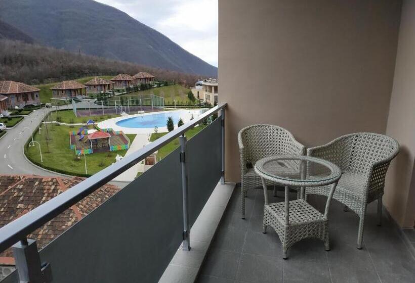 اتاق استاندارد با چشمانداز, Sheki Park