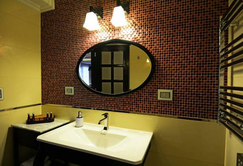 اتاق لوکس یک تخته, Sommelier Boutique