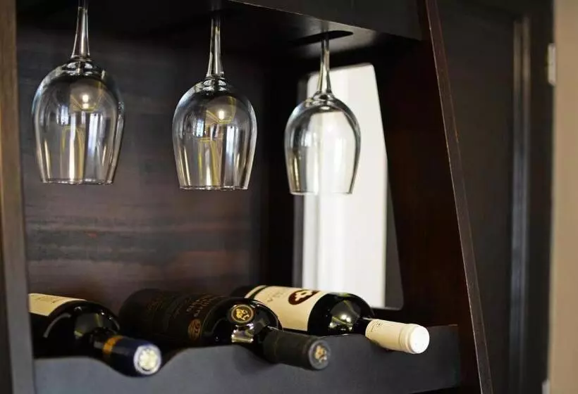 デラックスルーム, Sommelier Boutique