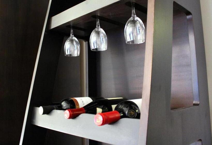 带阳台的豪华间, Sommelier Boutique