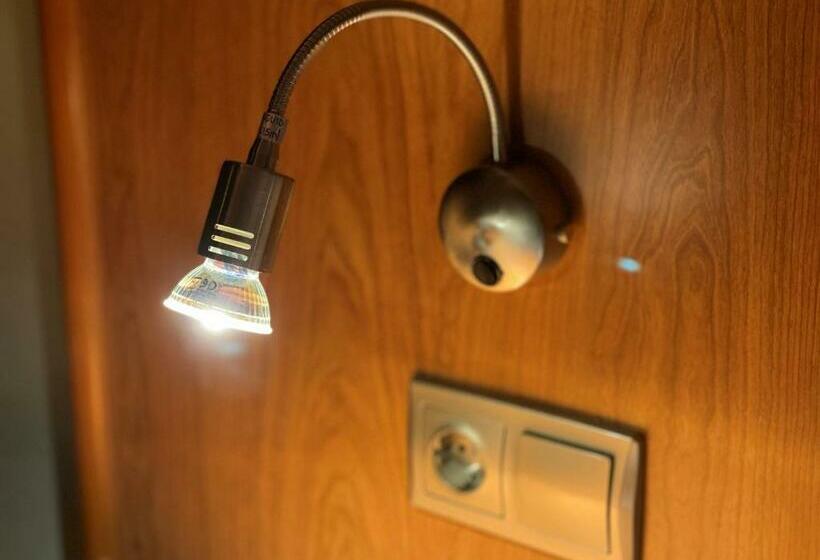 スタンダードルーム, Cies