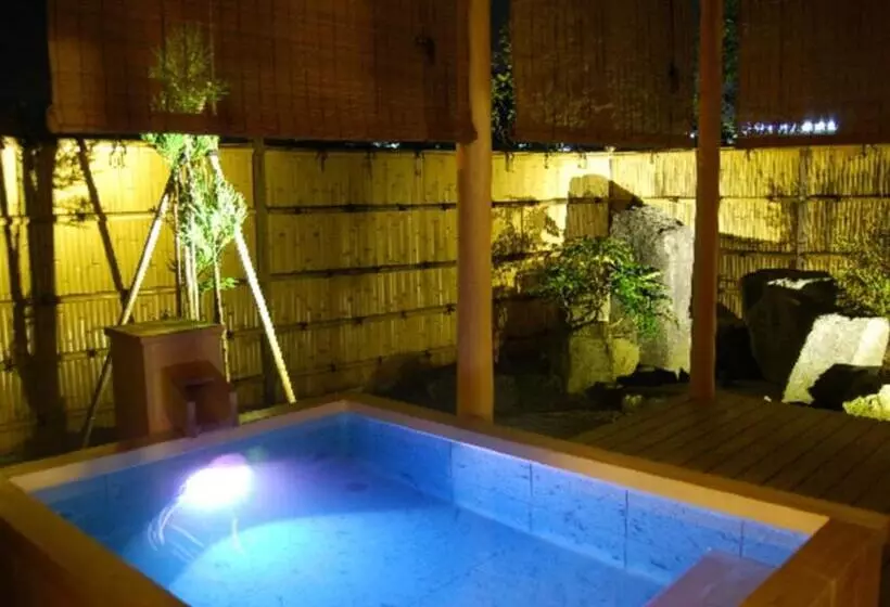 Villa 1 Makuuhuone, Ryokan Shinsen