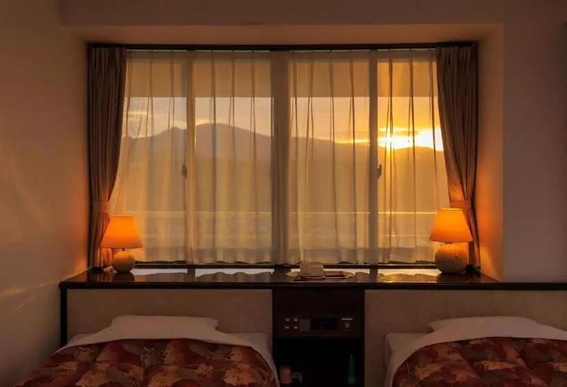 سوییت, Southern Cross Resort