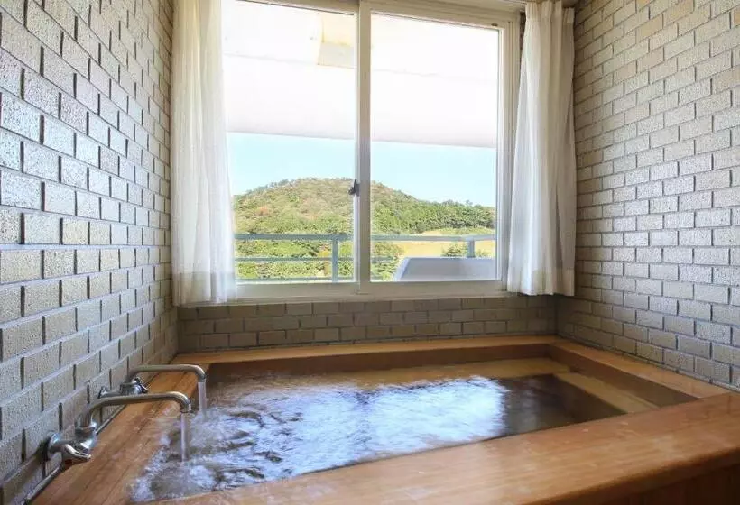 سوییت, Southern Cross Resort