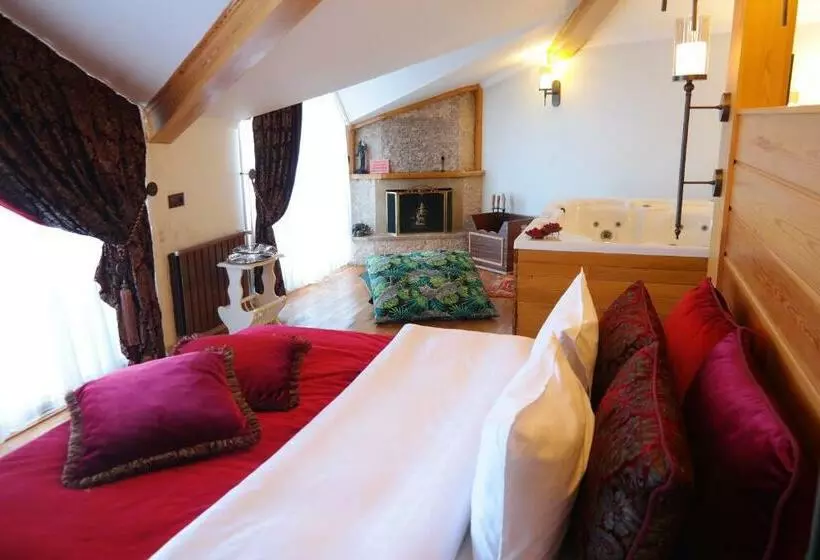 سوئیت با وان آب گرم, Aşıklar Otel By şükrü