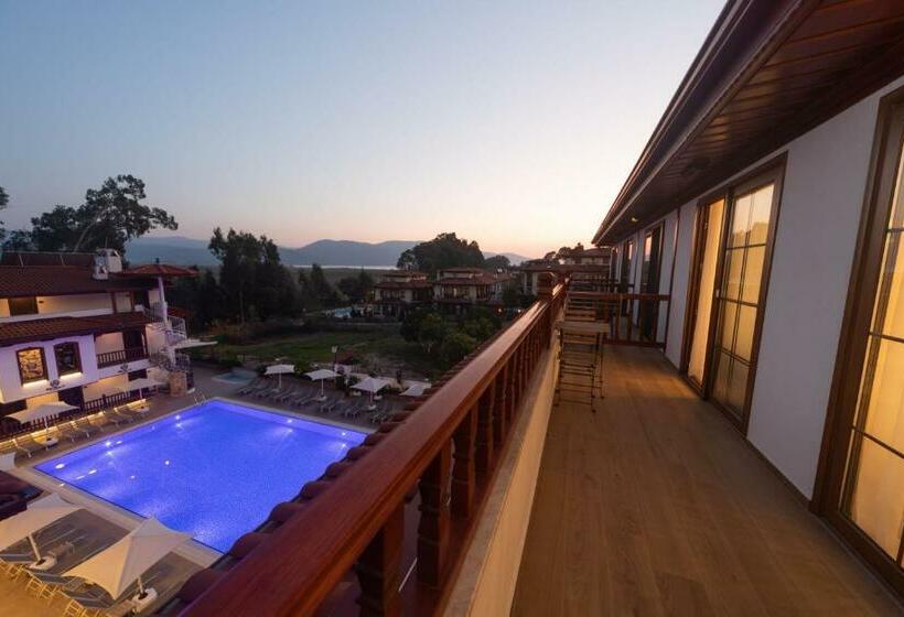 جناح مطلّ علي البحر, Elif Hanim  & Spa