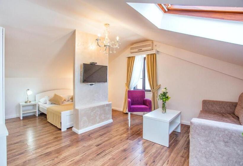 海の見えるコンフォートルーム, Admiral