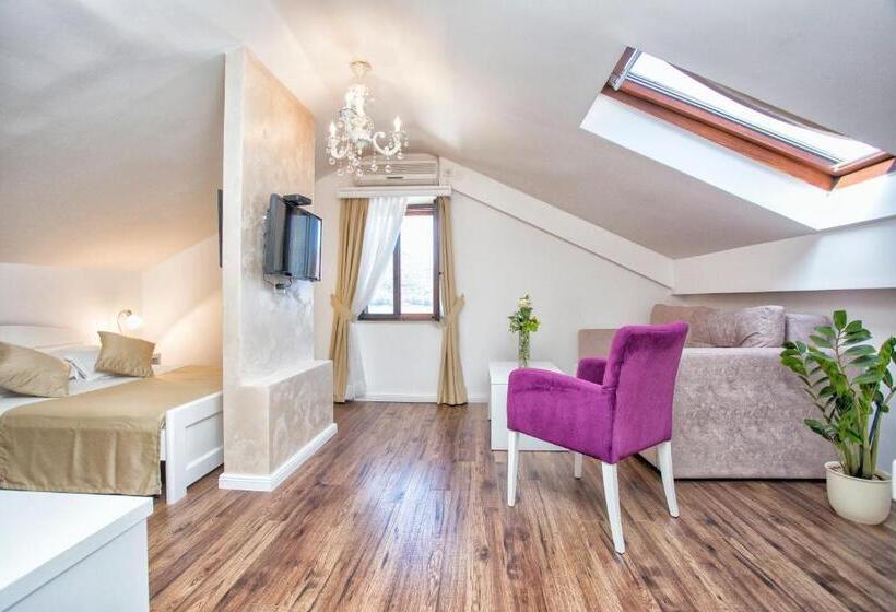 海の見えるコンフォートルーム, Admiral