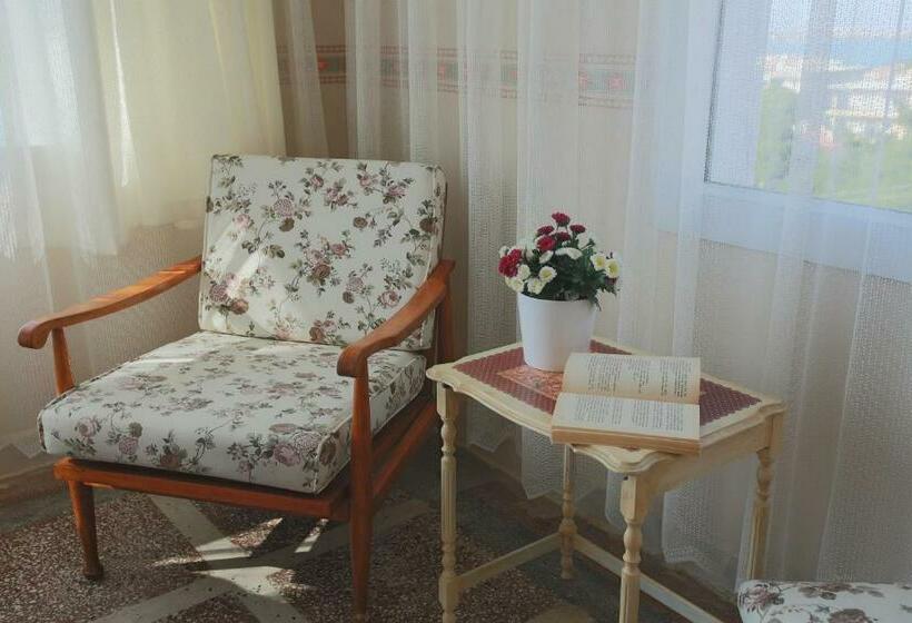 Номер Стандарт, Tunc Otel