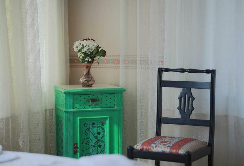 Номер Стандарт, Tunc Otel